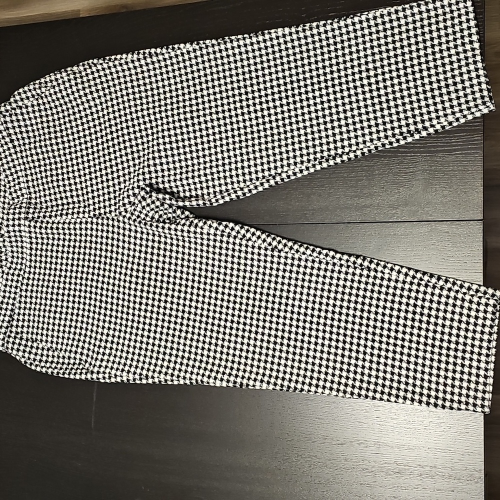 OLD NAVY Black and White Patterned Women's Cropped Pant